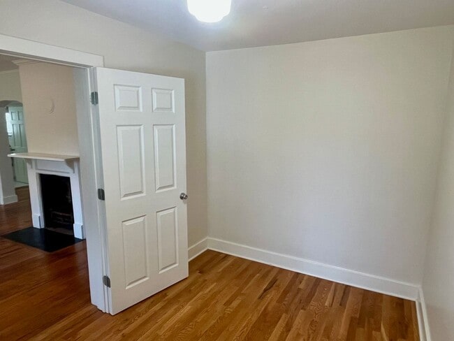 Building Photo - Pet Friendly Home with Fenced Yard in Sylvan Park, 3 Bedrooms/ 1 Bath, Minutes to the Greenway