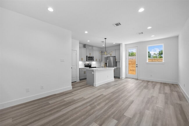 Building Photo - 4612 Crown Grove Ln