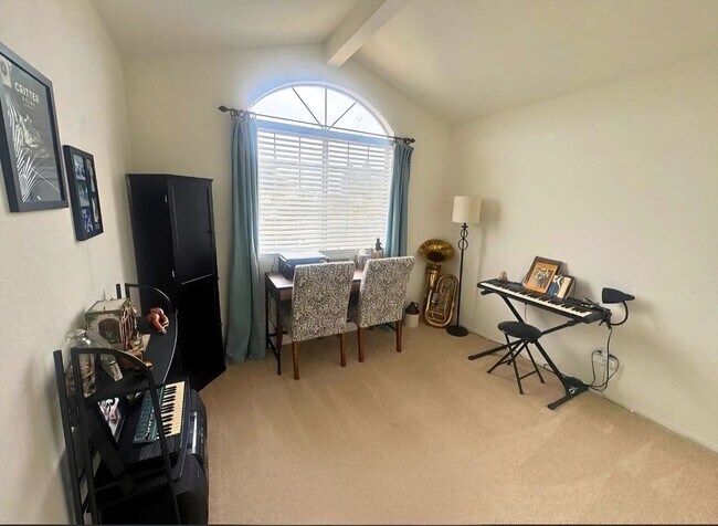 Building Photo - 3BD 2.5BA In Santa Maria, CA