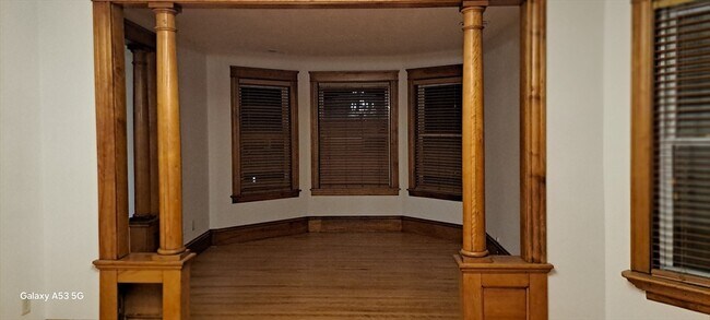 Building Photo - 24 Clearview Ave