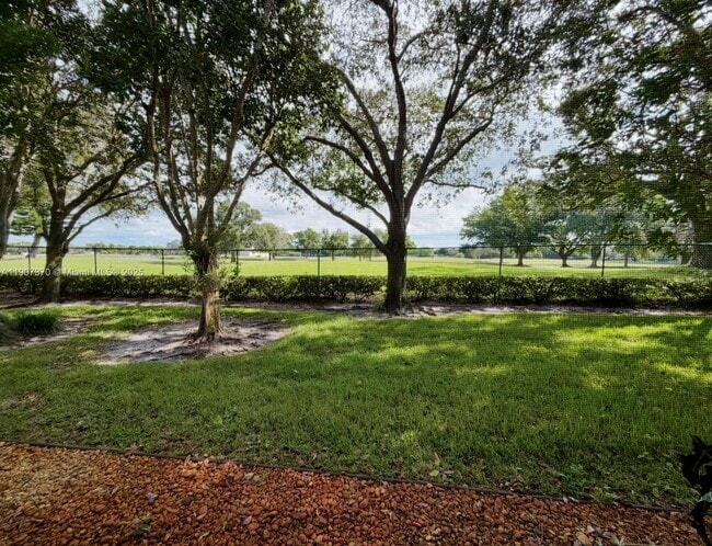 Building Photo - 3172 Fairway Cir