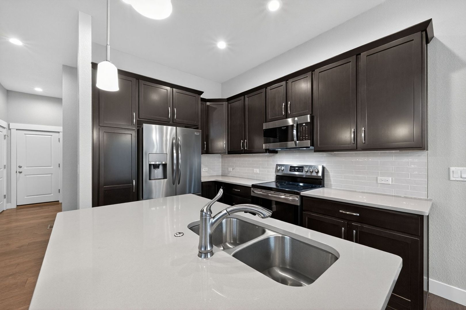 Building Photo - 8479 Cromwell Dr