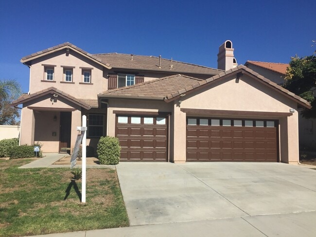 Building Photo - Beautiful, 4BD/3BA Rancho Belago Home