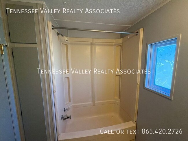 Building Photo - 2254 Knoxville Hwy