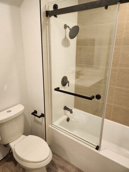 Building Photo - 1379 S Park Ave