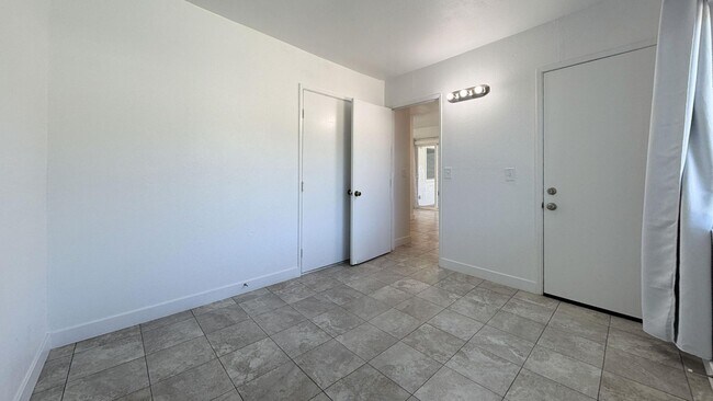 Building Photo - 228 Janan Ct