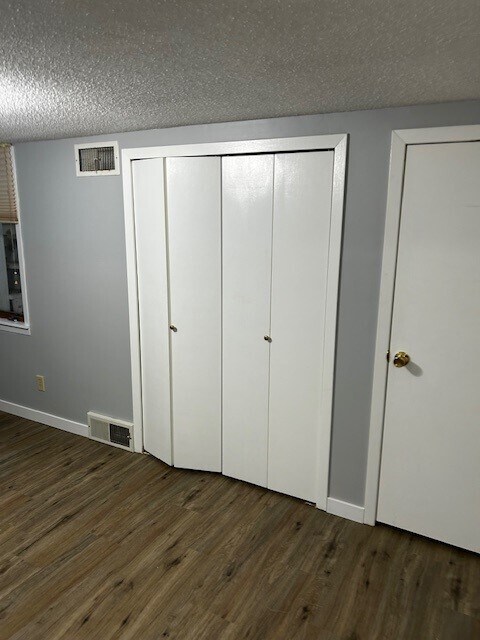 Building Photo - 918 Oak St