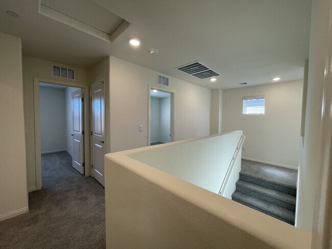 Building Photo - 4 BED 2.5 BATH 2 CAR GARAGE SINGLE FAMILY HOME IN CADENCE, HENDERSON w/ LARGE BACKYARD