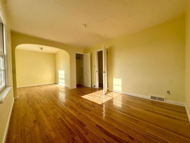 Building Photo - Country Home For Rent!