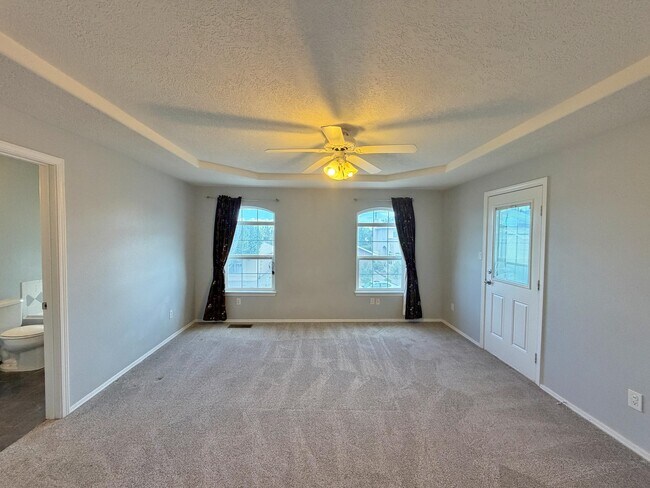 Building Photo - 7300 Tricia Rd NE