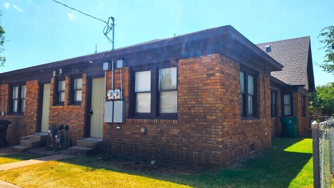 Building Photo - 525 NW 26th St