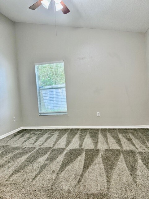 Building Photo - 28510 Seashell Ct