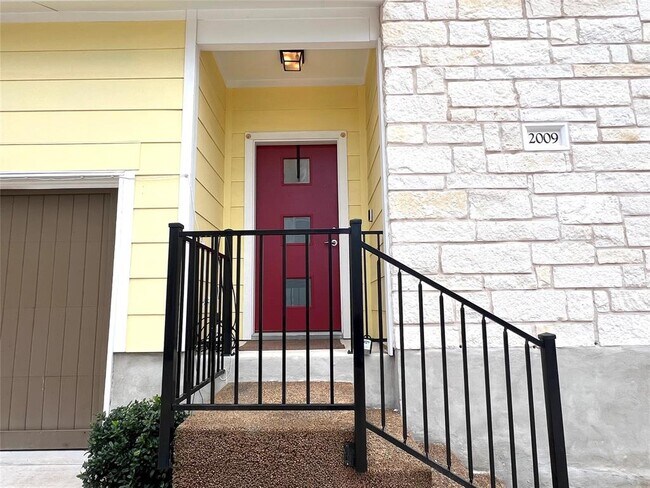 Building Photo - 2009 Teagle Dr