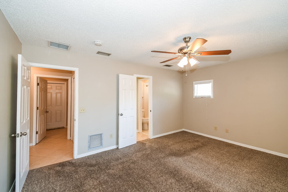 Building Photo - 970 Sandstone Dr