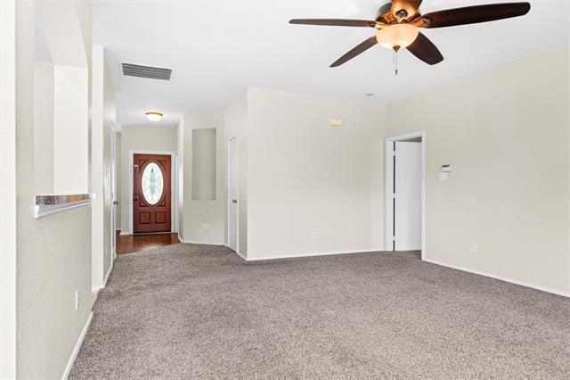 Building Photo - 850 Warbler Ln