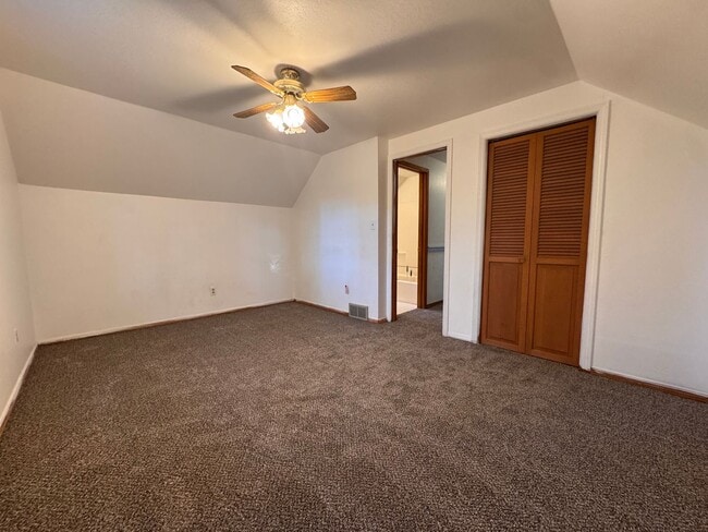 Building Photo - HOUSE FOR RENT IN THE JANESVILLE SCHOOL DI...