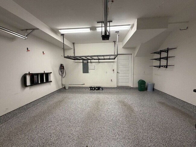 Building Photo - Modern 2-Bed Townhouse with Scenic Views in Denver's Heart-built in EV charger!