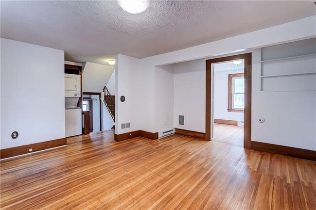 Building Photo - 45 Roseview Ave