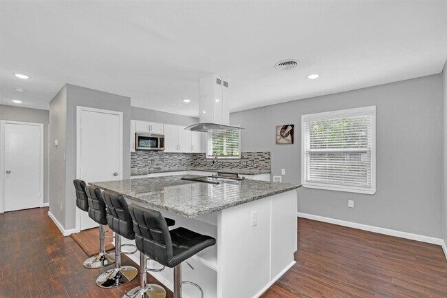 Building Photo - 3262 Kristen Dr