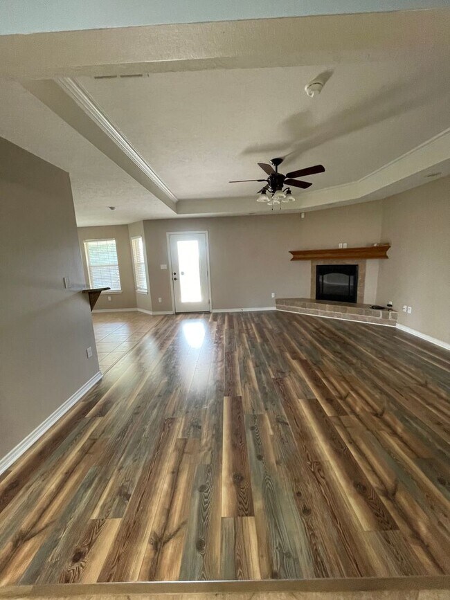 Building Photo - Spacious 4 Bed 2 Bath! Mesa School District!