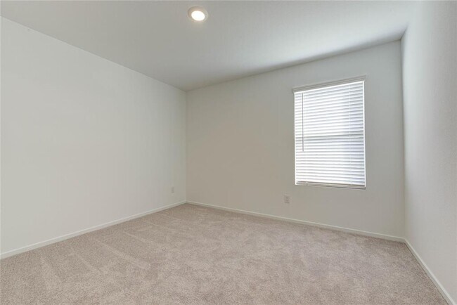 Building Photo - 640 Magnolia Creek Dr