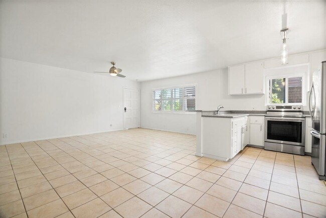 Building Photo - Sierra Seaside Flats