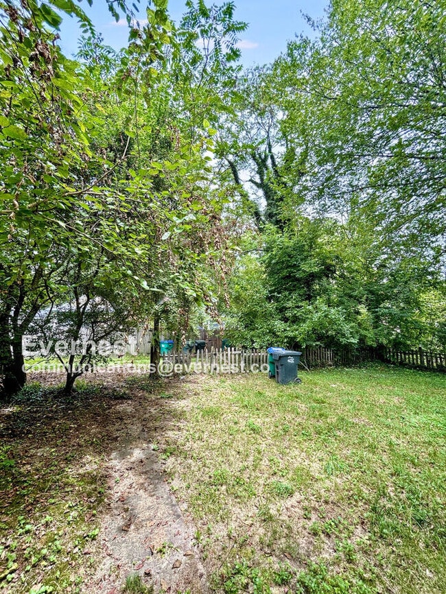 Building Photo - 1402 Ashley St