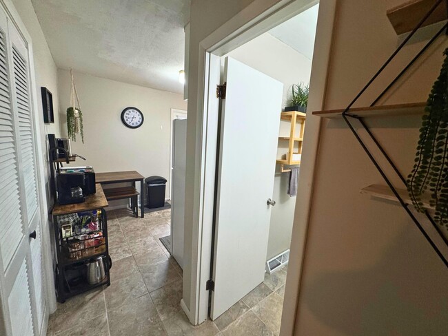 Building Photo - 1205 Carter Rd