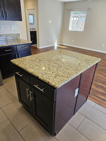 Building Photo - 6649 Cleon Ave