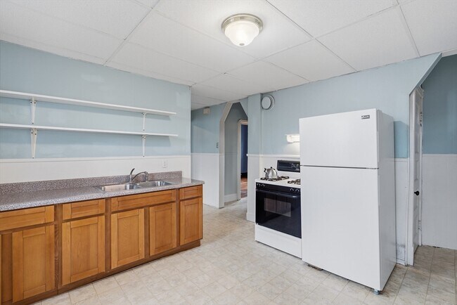 Building Photo - 43 Elmdale St
