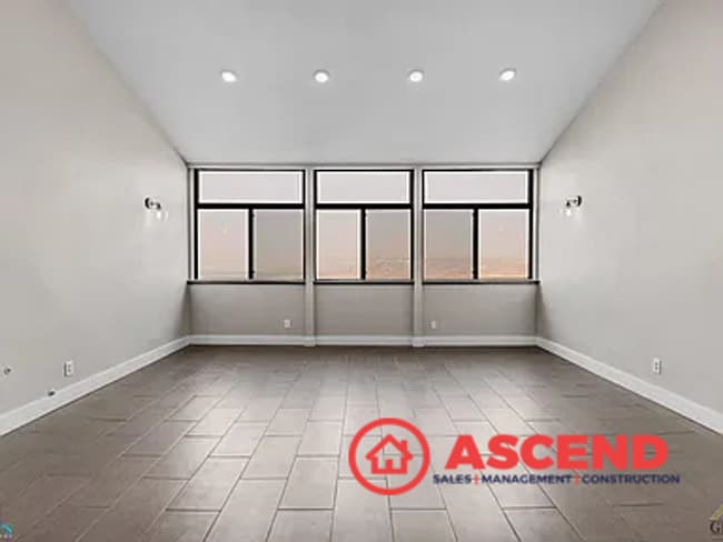 Building Photo - 4200 Boise St