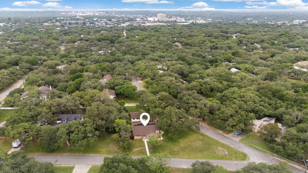 Building Photo - 17215 Sugar Crest Dr