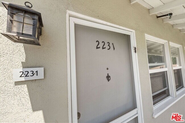 Building Photo - 2231 Laverna Ave