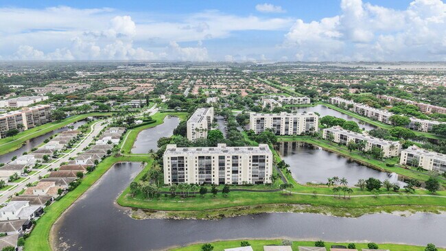 Building Photo - 7260 Kinghurst Dr