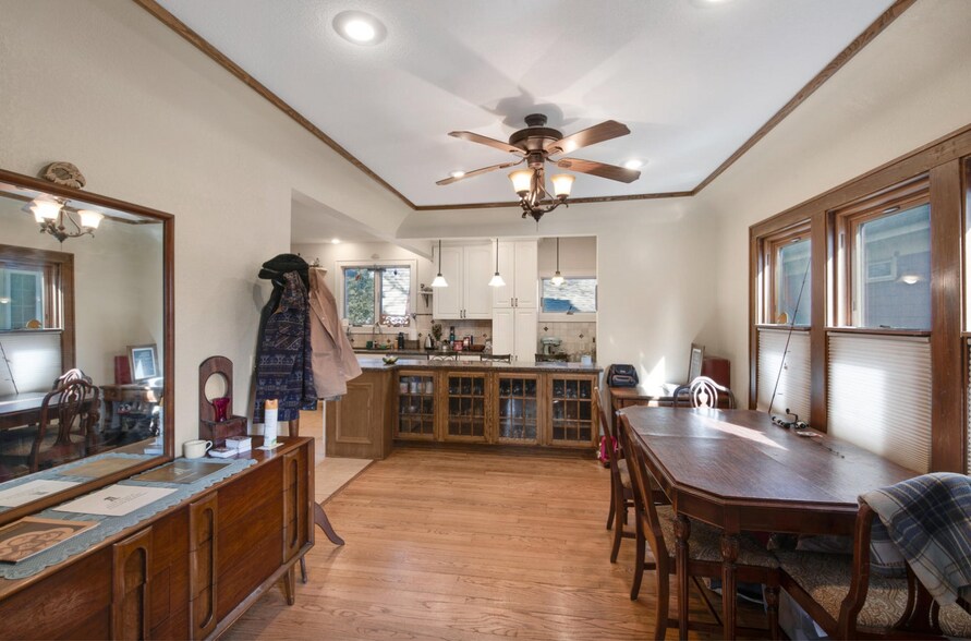 Dining room - 6324 W Wells St