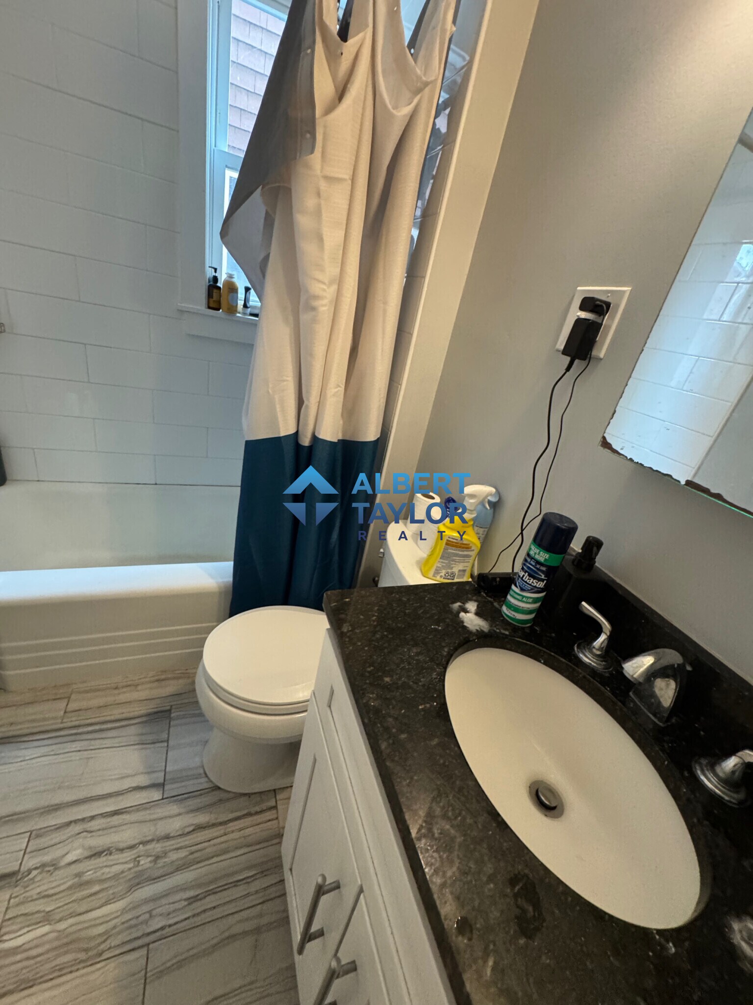 Building Photo - 38 Cherry St