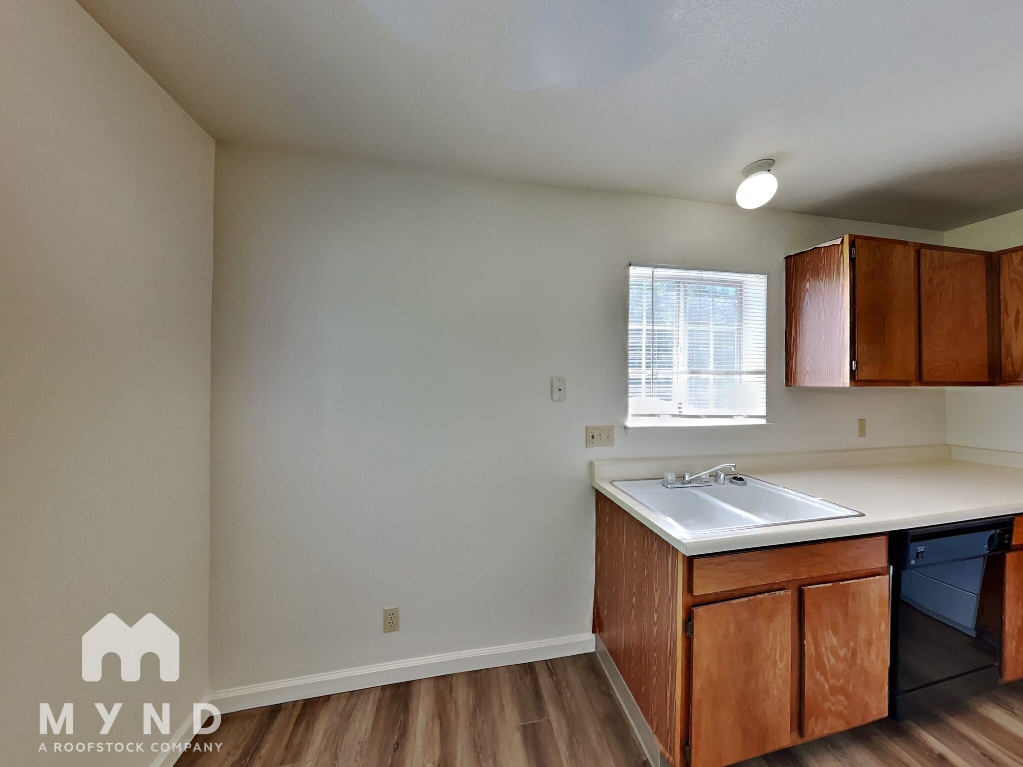 Building Photo - 540 Monroe St