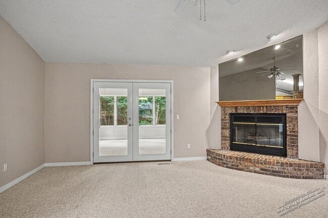 Building Photo - Spacious 3-Bedroom Home for Long-Term Lease in Hot Springs Village