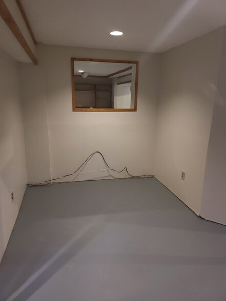 Building Photo - 1774 Rock Creek Dr