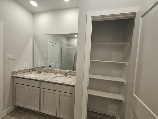 Building Photo - 5823 Quest Valley Dr