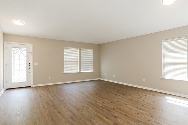 Building Photo - 7114 Tarpon Ct