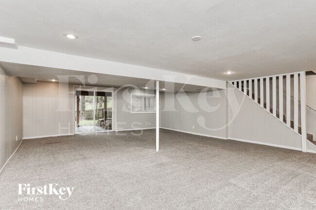 Building Photo - 15520 Golden Ridge Ct