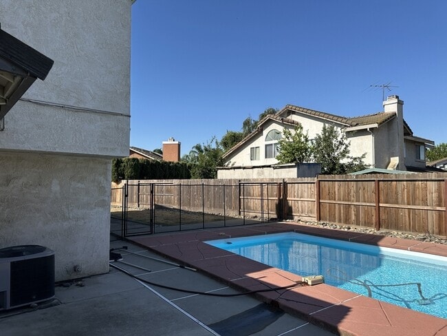 Building Photo - 742 Cherry Hills Ct