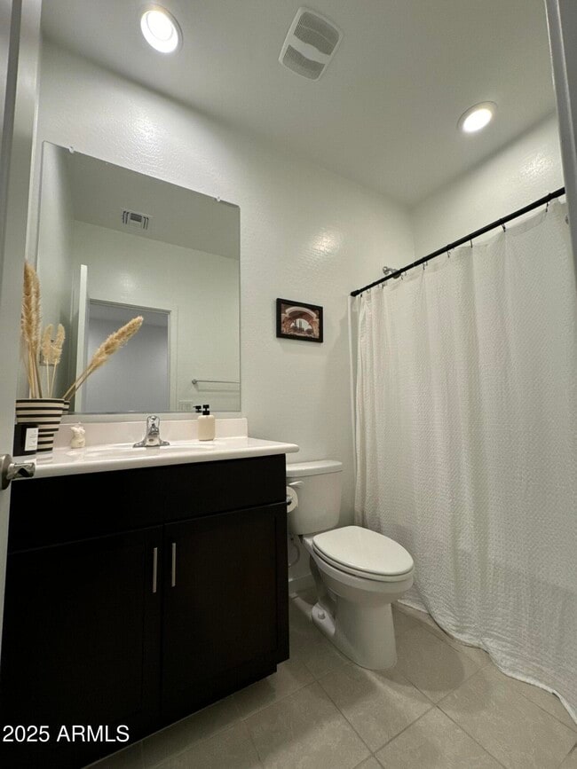 Building Photo - 4625 Stonecrop Dr