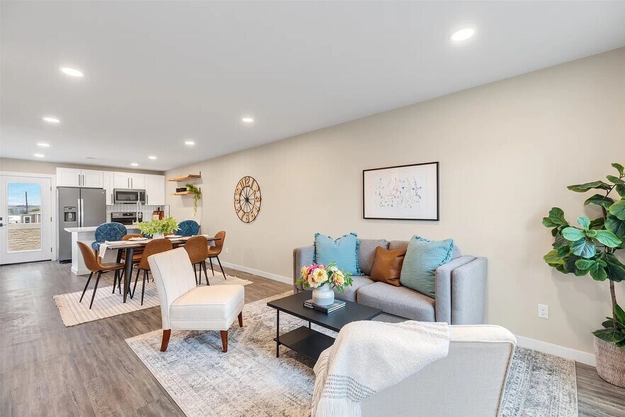 Building Photo - 2506-2508 Castle Pines Dr
