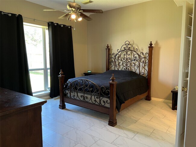 Building Photo - 14526 Grove Estates Ln