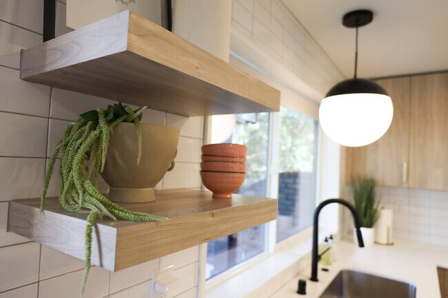 Building Photo - 3921 I St