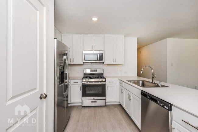 Building Photo - 2756 Mistwood Dr