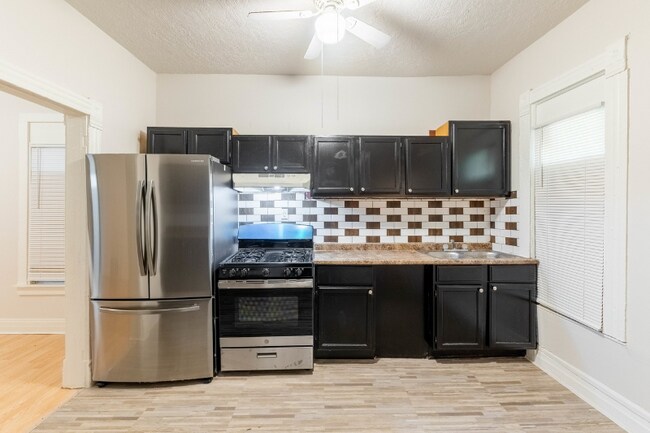 Building Photo - 235 W 110th St