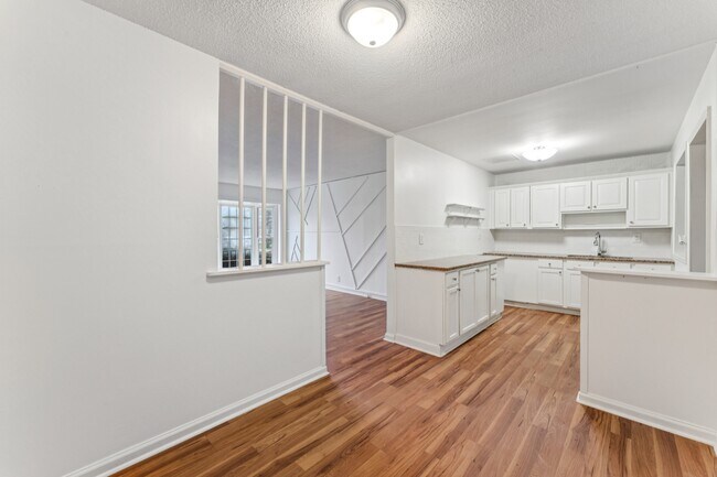 Building Photo - 417 Price Dr